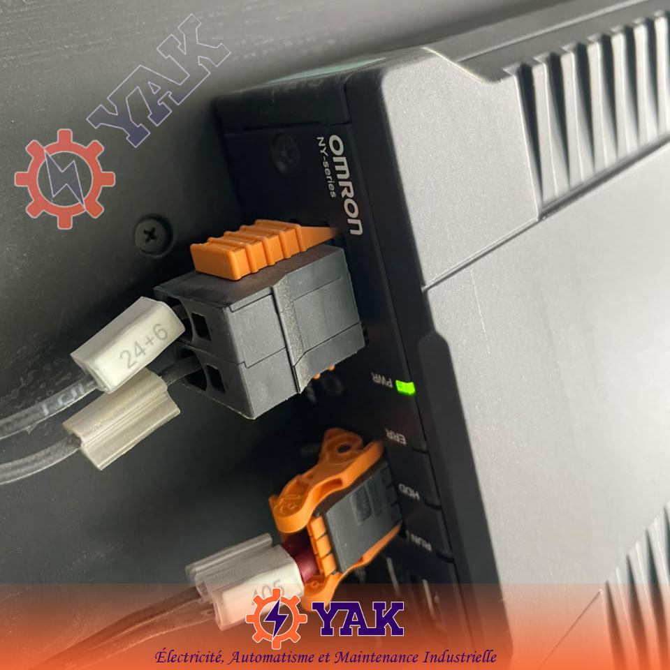 Connexion du réseau industriel à un équipement Omron