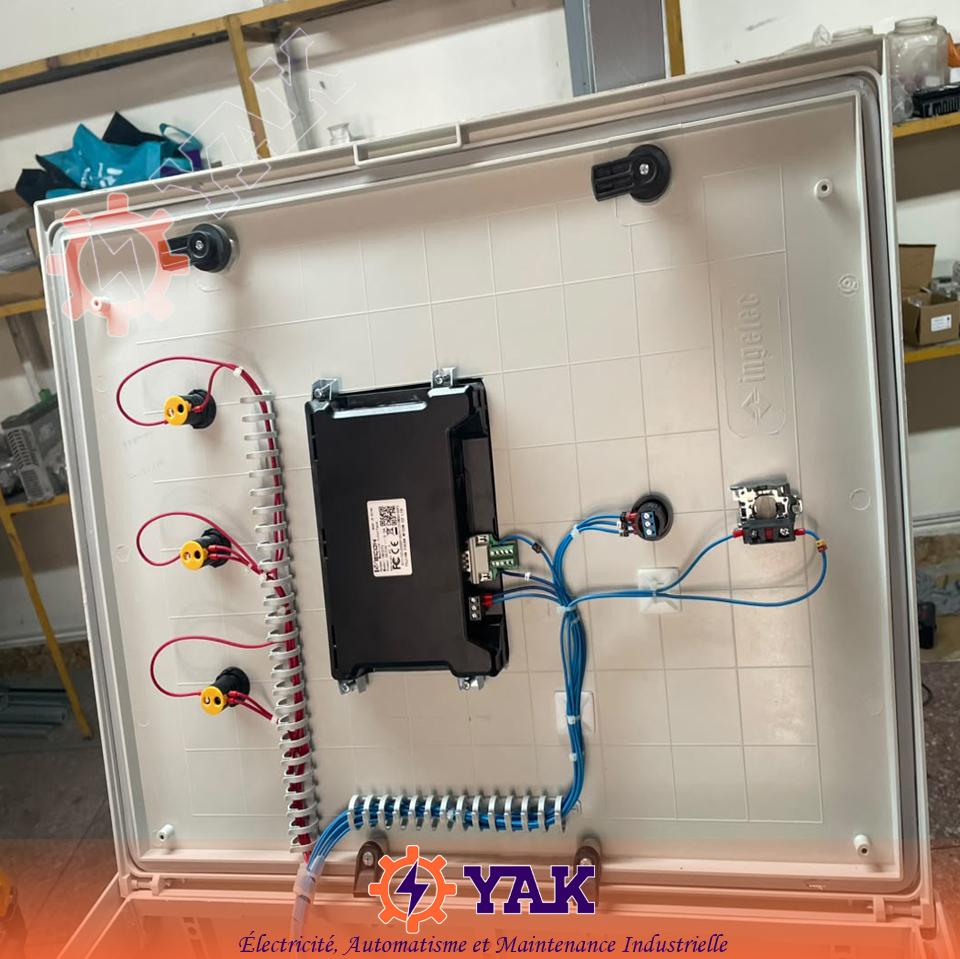 Câblage de la porte de la nouvelle armoire électrique