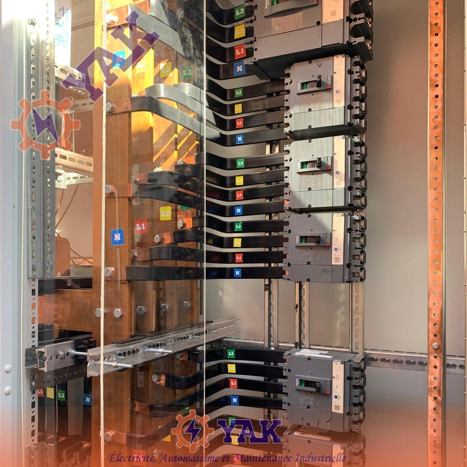 Disjoncteurs Schneider Compact NSX installés dans le TGBT